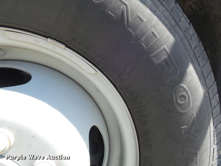 image for item DB6408 2000 Ford F350 Super Duty XL bucket truck