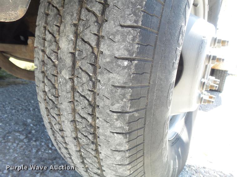 image for item DB6408 2000 Ford F350 Super Duty XL bucket truck