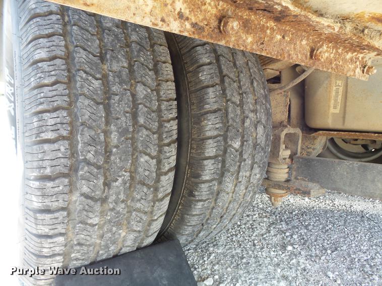 image for item DB6408 2000 Ford F350 Super Duty XL bucket truck