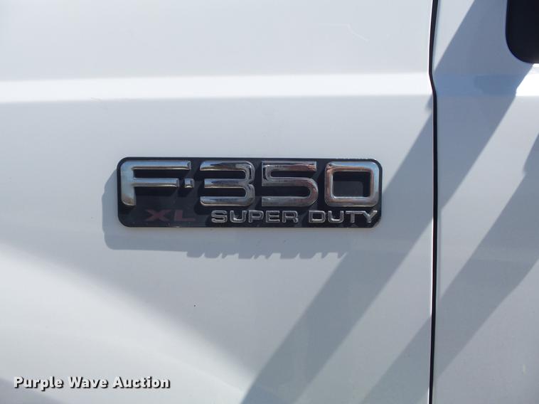 image for item DB6408 2000 Ford F350 Super Duty XL bucket truck