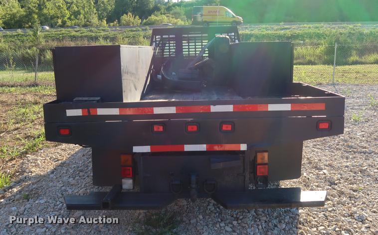 image for item DB6471 2005 Chevrolet Silverado 3500 flatbed pickup truck