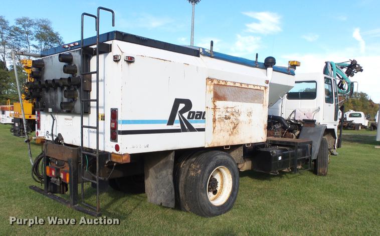 image for item DB7372 2001 Sterling SC7000 road patcher truck