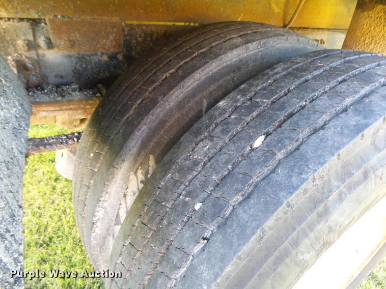 image for item DB7372 2001 Sterling SC7000 road patcher truck