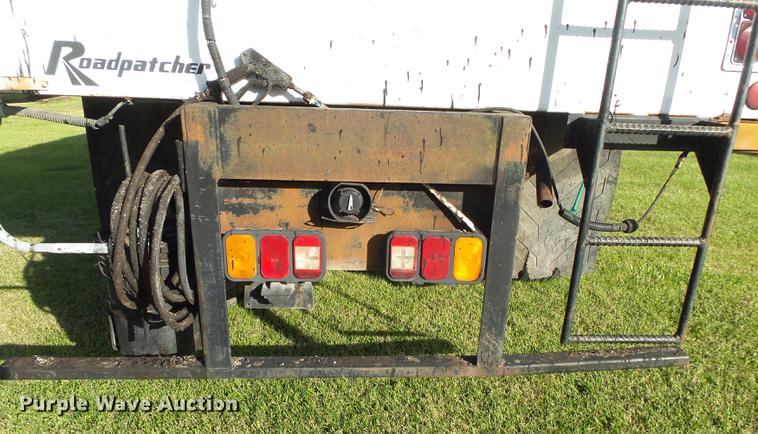 image for item DB7372 2001 Sterling SC7000 road patcher truck