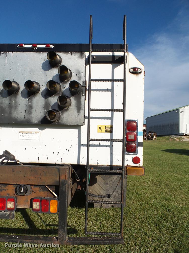 image for item DB7372 2001 Sterling SC7000 road patcher truck