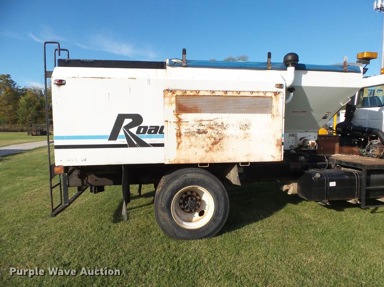 image for item DB7372 2001 Sterling SC7000 road patcher truck