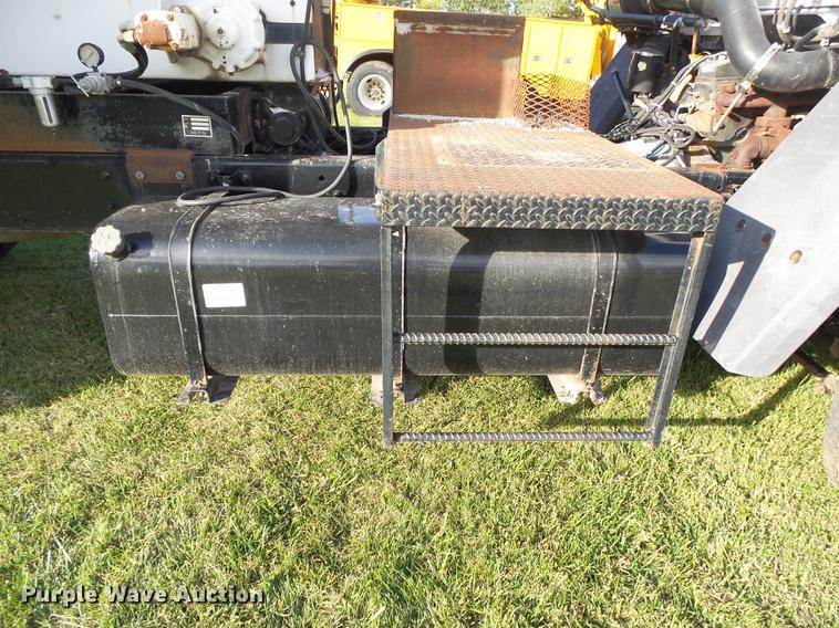 image for item DB7372 2001 Sterling SC7000 road patcher truck