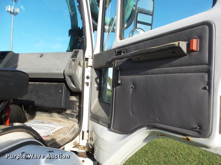 image for item DB7372 2001 Sterling SC7000 road patcher truck