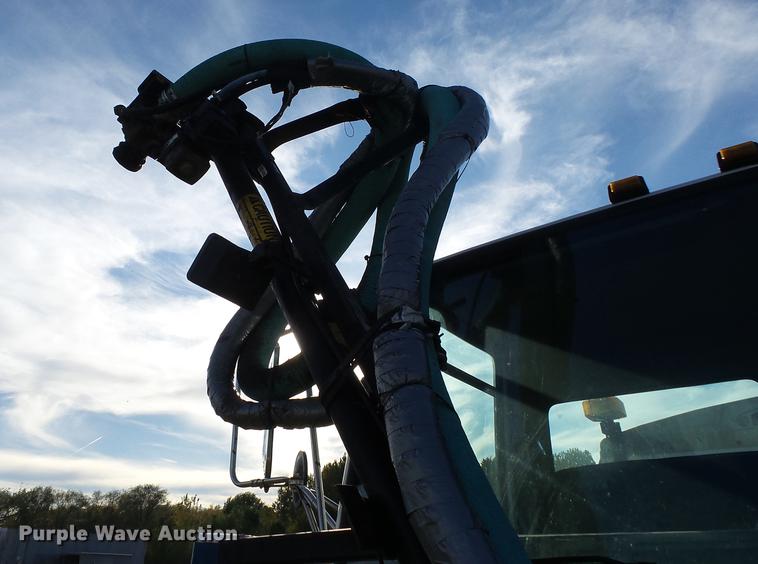 image for item DB7372 2001 Sterling SC7000 road patcher truck