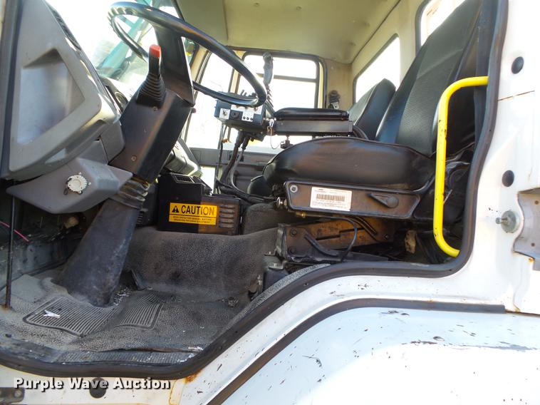 image for item DB7372 2001 Sterling SC7000 road patcher truck