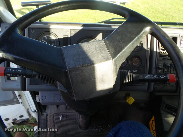 image for item DB7372 2001 Sterling SC7000 road patcher truck