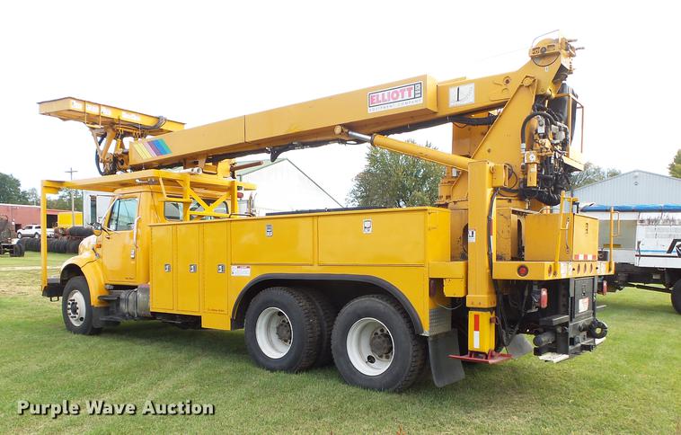 image for item DB7373 1998 International 4900 bucket truck