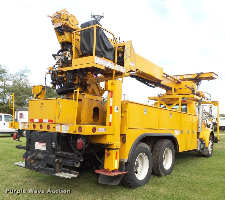 image for item DB7373 1998 International 4900 bucket truck