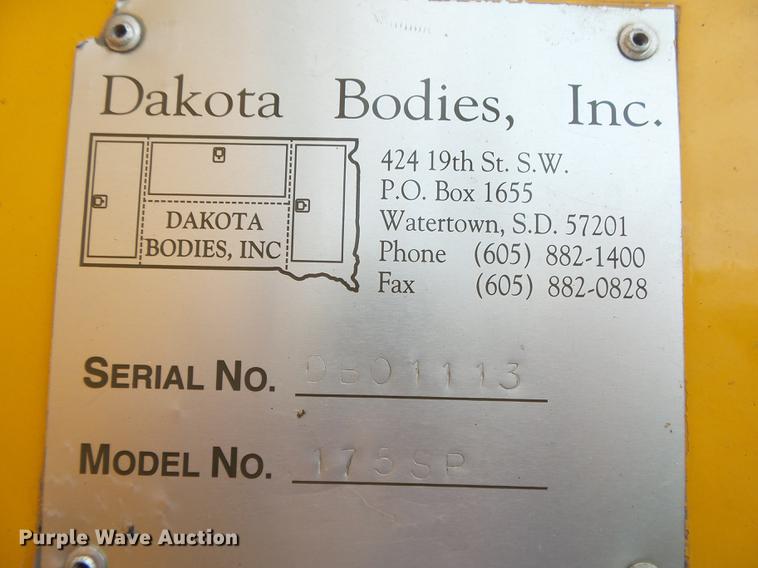 image for item DB7373 1998 International 4900 bucket truck