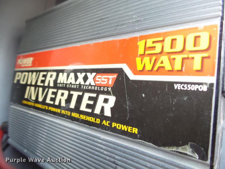 image for item DB7373 1998 International 4900 bucket truck