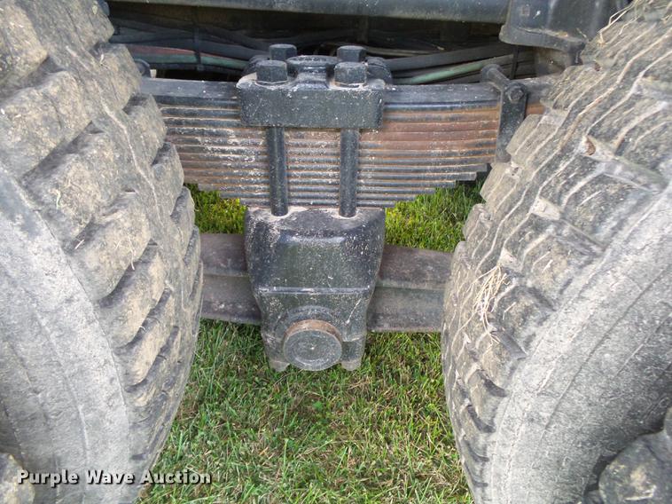 image for item DB7373 1998 International 4900 bucket truck