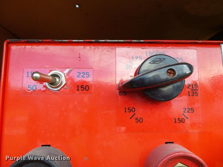 image for item DB7373 1998 International 4900 bucket truck