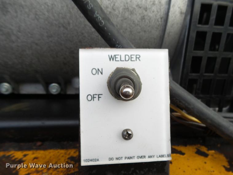 image for item DB7373 1998 International 4900 bucket truck