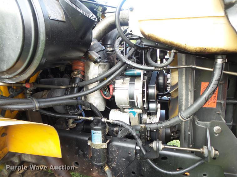 image for item DB7373 1998 International 4900 bucket truck