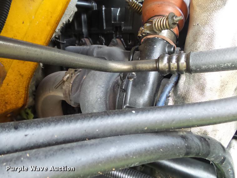 image for item DB7373 1998 International 4900 bucket truck