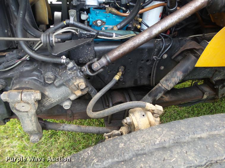 image for item DB7373 1998 International 4900 bucket truck