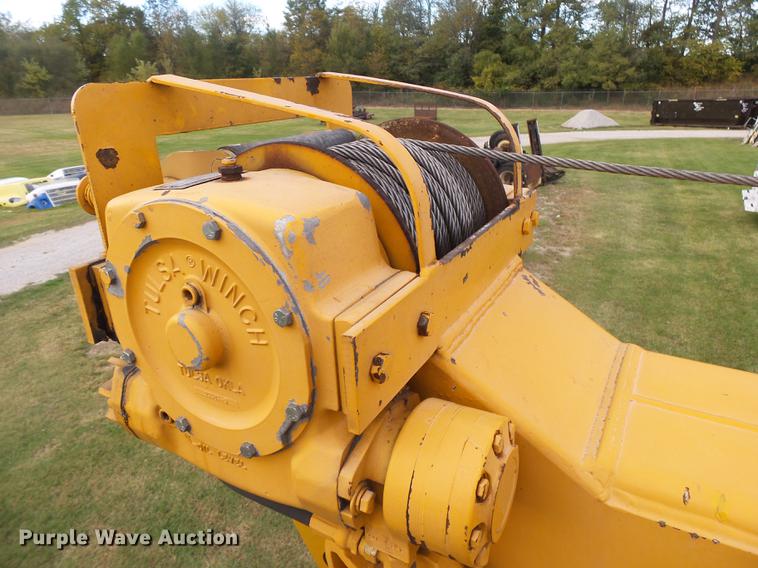 image for item DB7373 1998 International 4900 bucket truck