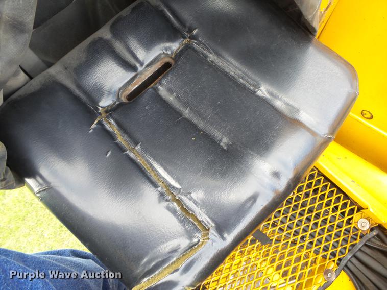 image for item DB7373 1998 International 4900 bucket truck