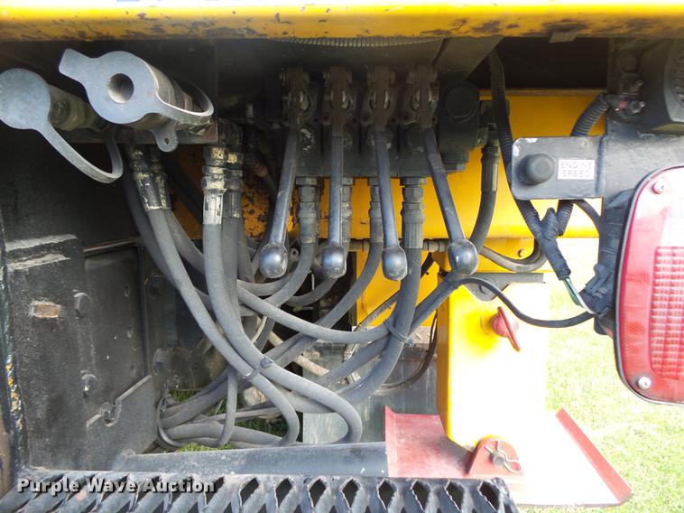 image for item DB7373 1998 International 4900 bucket truck