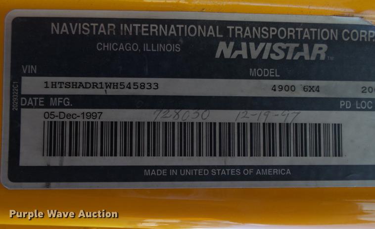 image for item DB7373 1998 International 4900 bucket truck