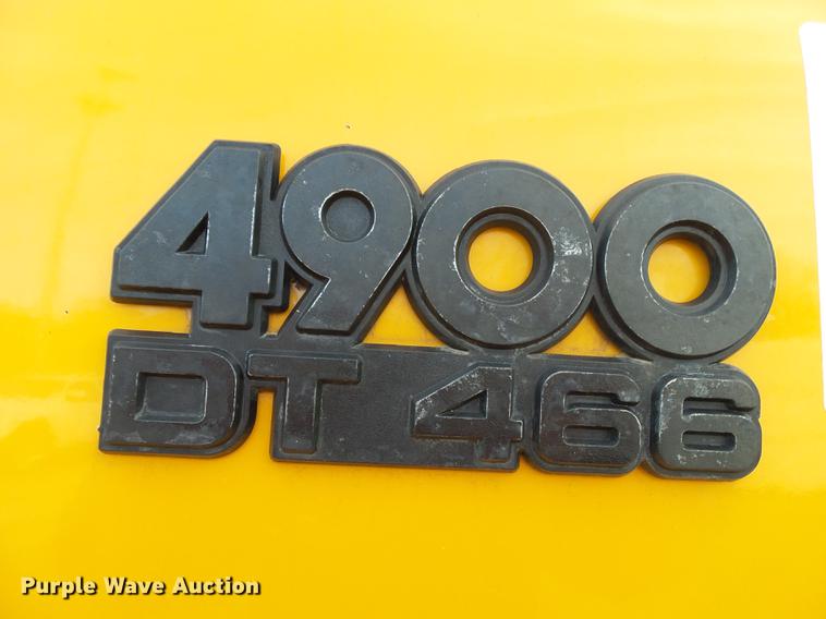 image for item DB7374 1996 International 4900 oil distribution truck