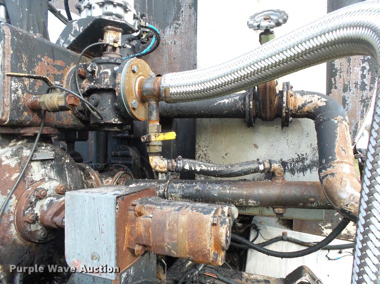 image for item DB7374 1996 International 4900 oil distribution truck