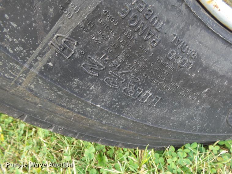 image for item DB7374 1996 International 4900 oil distribution truck