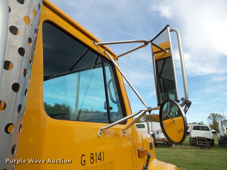 image for item DB7374 1996 International 4900 oil distribution truck