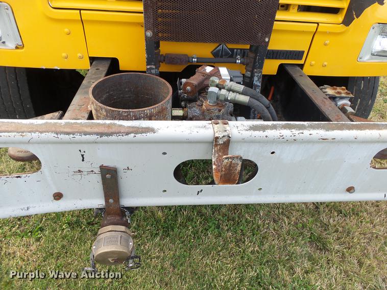 image for item DB7374 1996 International 4900 oil distribution truck