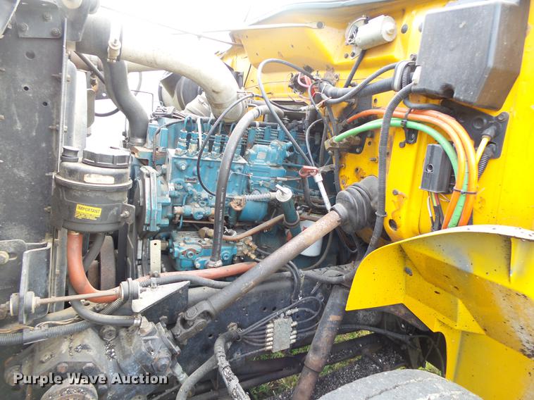 image for item DB7374 1996 International 4900 oil distribution truck