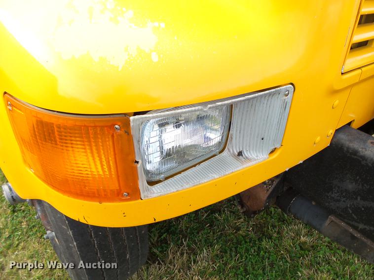 image for item DB7374 1996 International 4900 oil distribution truck