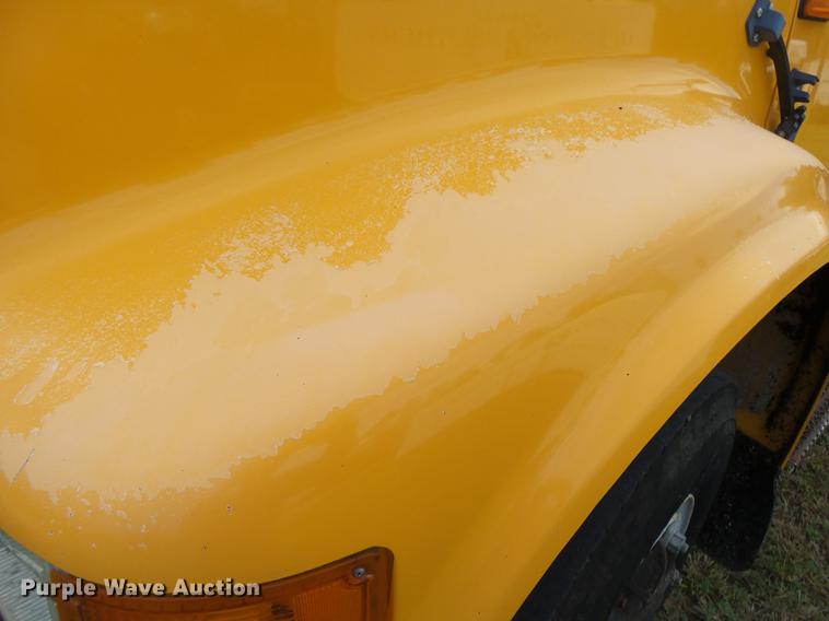 image for item DB7374 1996 International 4900 oil distribution truck