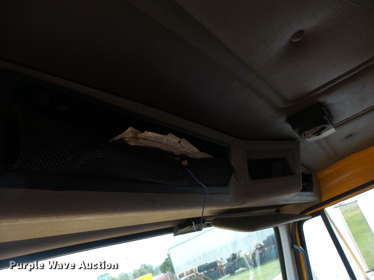 image for item DB7374 1996 International 4900 oil distribution truck