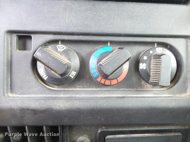 image for item DB7374 1996 International 4900 oil distribution truck