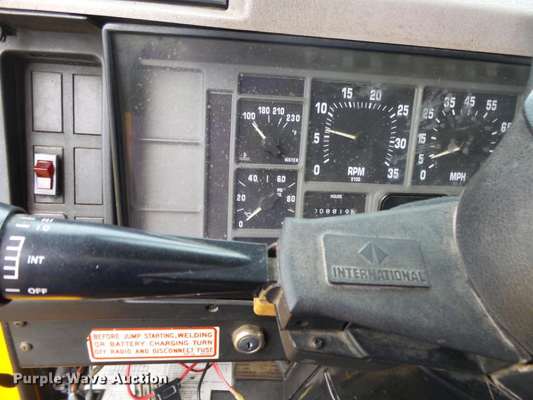 image for item DB7374 1996 International 4900 oil distribution truck