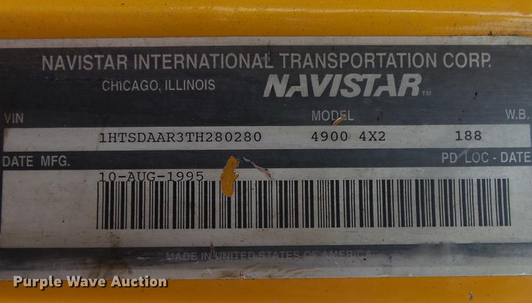 image for item DB7374 1996 International 4900 oil distribution truck