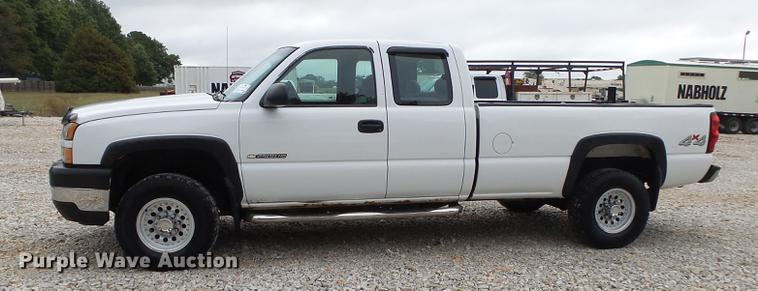 image for item DB7379 2006 Chevrolet Silverado 2500HD Ext. Cab pickup truck