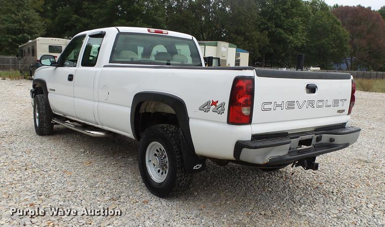 image for item DB7379 2006 Chevrolet Silverado 2500HD Ext. Cab pickup truck