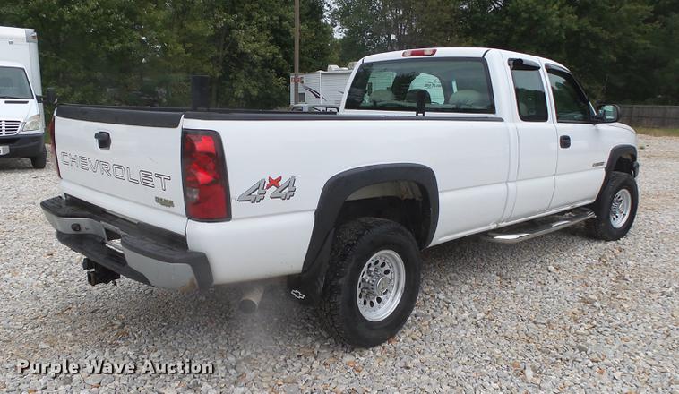 image for item DB7379 2006 Chevrolet Silverado 2500HD Ext. Cab pickup truck