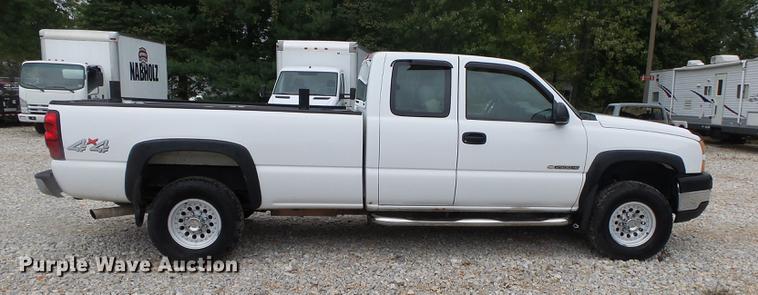 image for item DB7379 2006 Chevrolet Silverado 2500HD Ext. Cab pickup truck