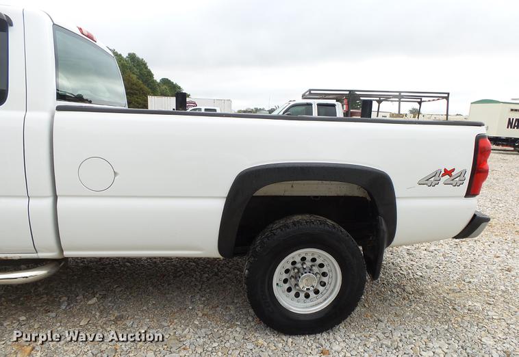 image for item DB7379 2006 Chevrolet Silverado 2500HD Ext. Cab pickup truck