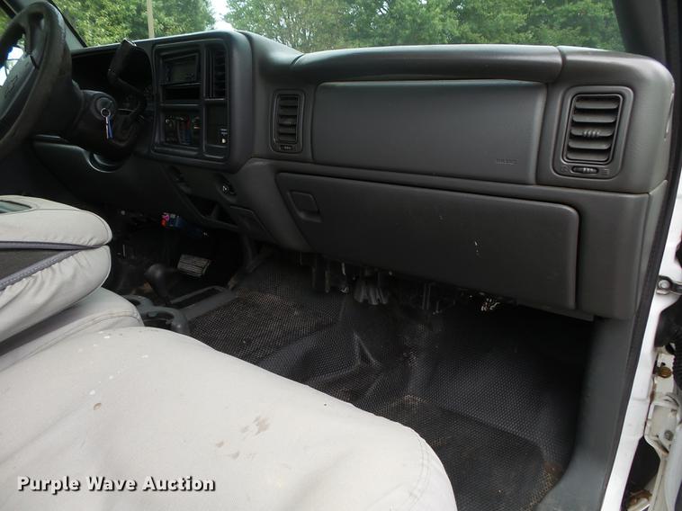 image for item DB7379 2006 Chevrolet Silverado 2500HD Ext. Cab pickup truck