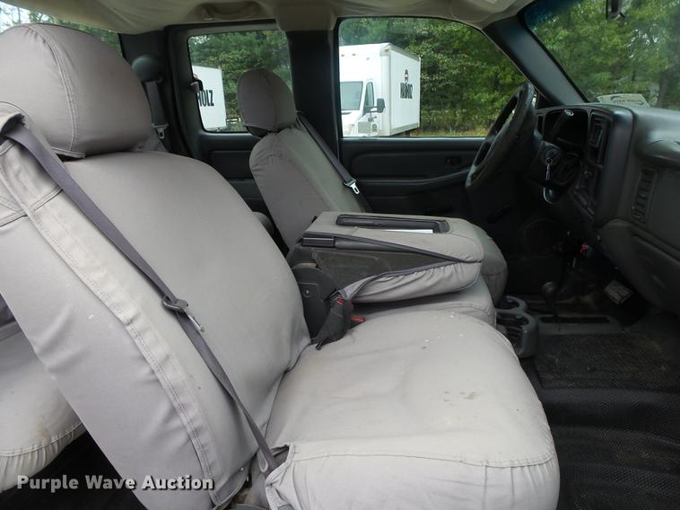 image for item DB7379 2006 Chevrolet Silverado 2500HD Ext. Cab pickup truck