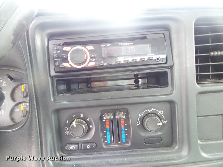 image for item DB7379 2006 Chevrolet Silverado 2500HD Ext. Cab pickup truck