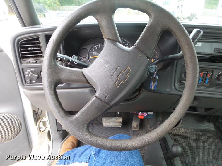 image for item DB7379 2006 Chevrolet Silverado 2500HD Ext. Cab pickup truck